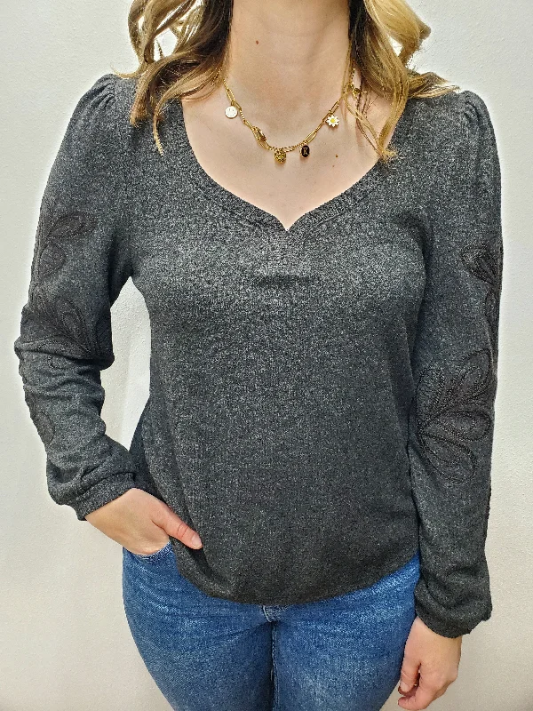 EMBROIDERED KNIT TOP - HEATHER CHARCOAL Premium Knit Blouse